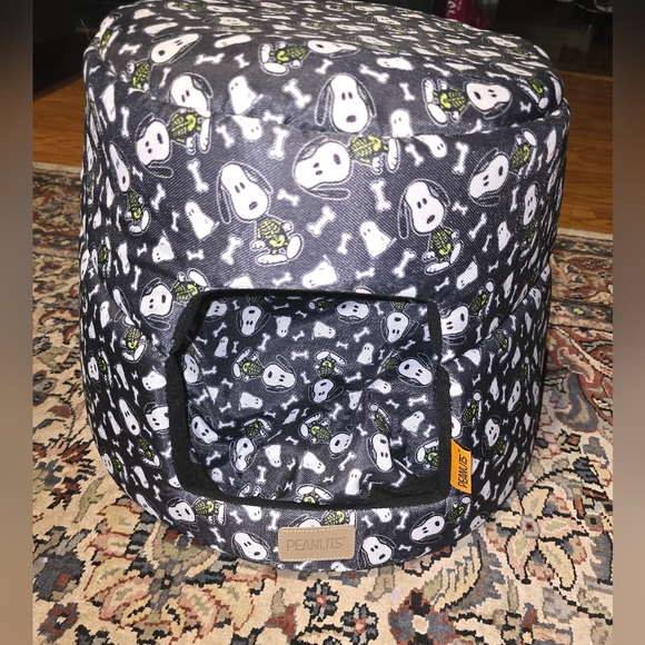 NWOT Halloween Snoopy Peanuts Pet Dog/ Cat Bed - Picture 1 of 5